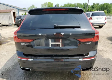 2018 Volvo Xc60 T5 Inscription из США, поврежденный, VIN YV4102RL8J1006277